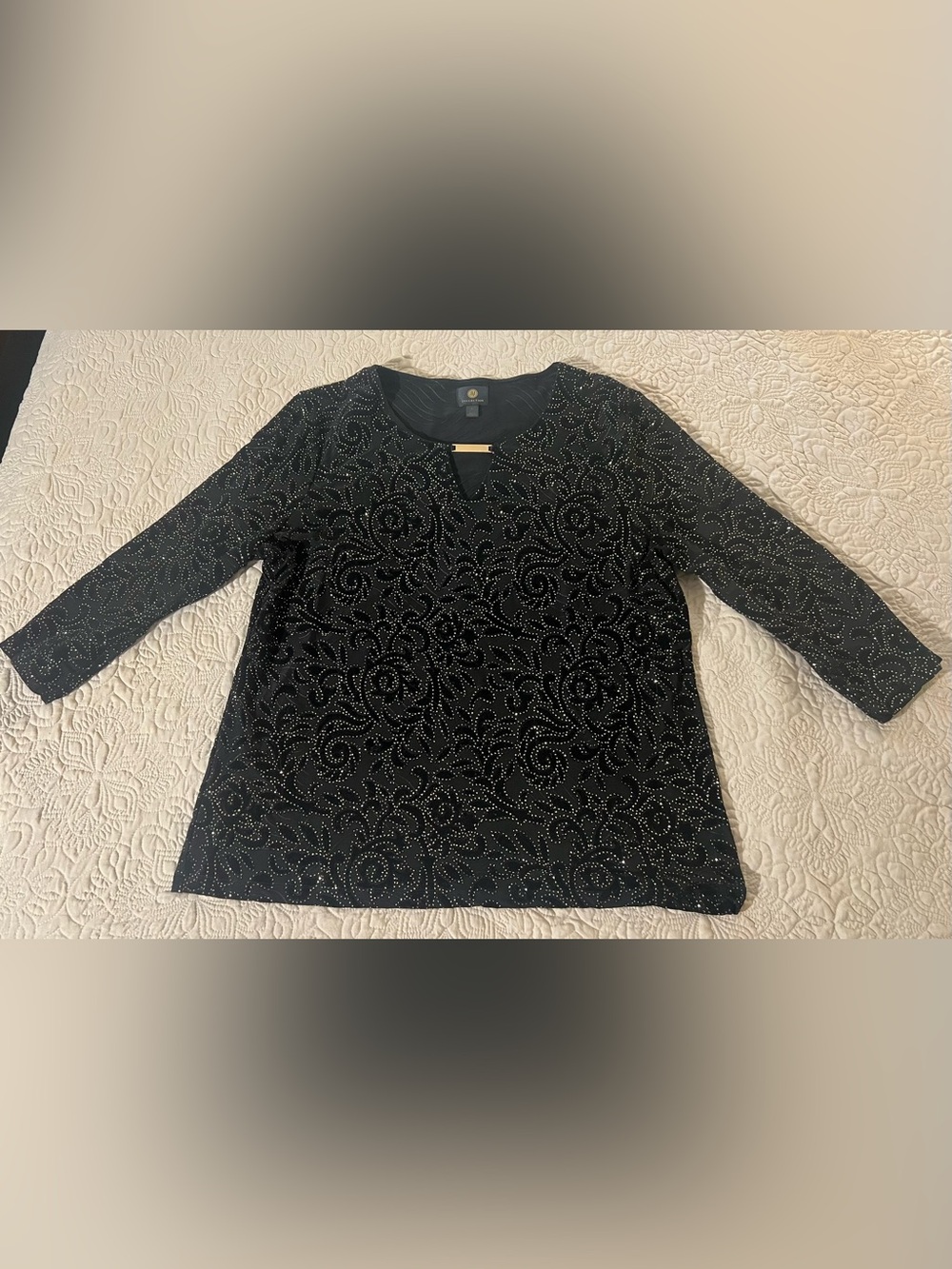 JM Collection Black Floral Rhinestone V-Neck 3/4 Sleeve Pullover Top
